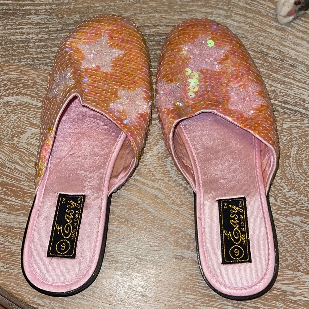 EASY USA Y2K Baby pink Vintage Sequin Flats Stars 2000s
Paris Hilton